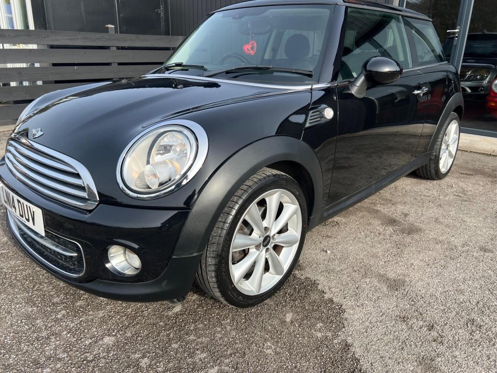 MINI HATCH