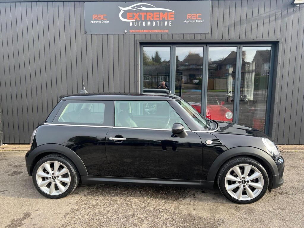 MINI HATCH