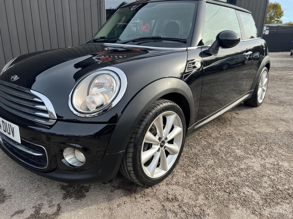 MINI HATCH
