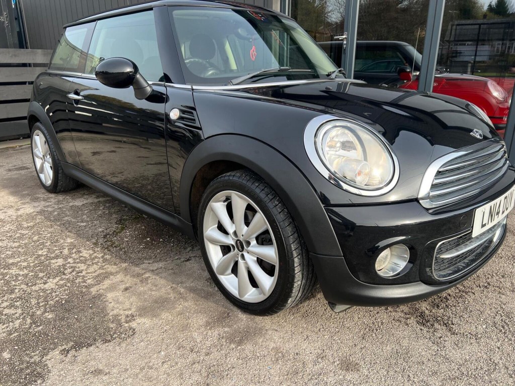 MINI HATCH