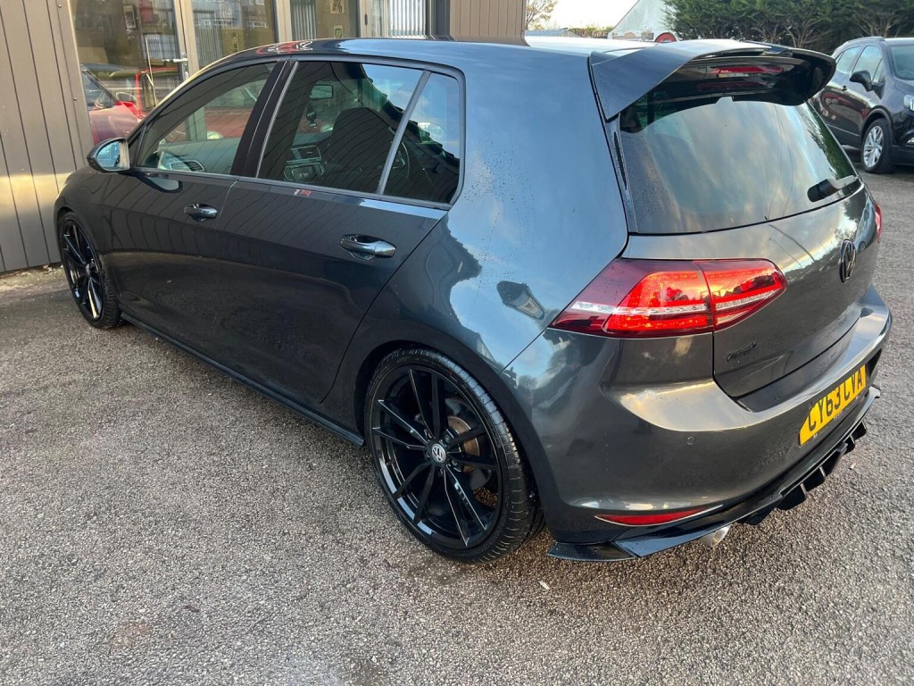 VOLKSWAGEN GOLF