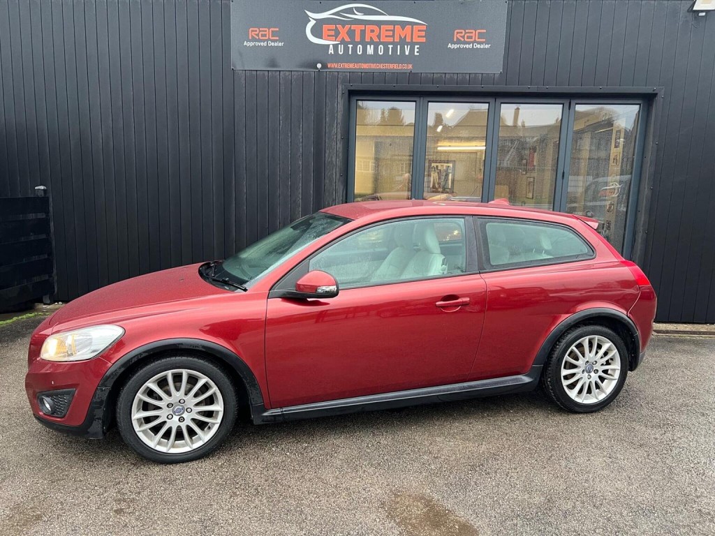 View VOLVO C30 1.6 D2 SE Lux Sports Coupe Euro 5 (s/s) 3dr