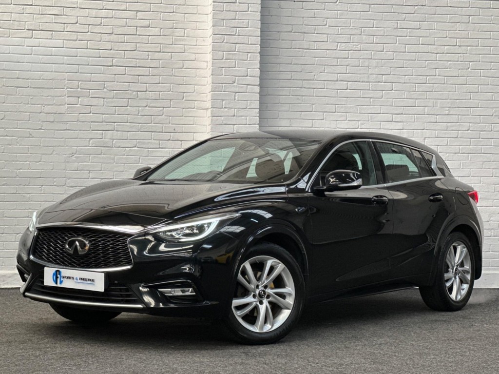 INFINITI Q30