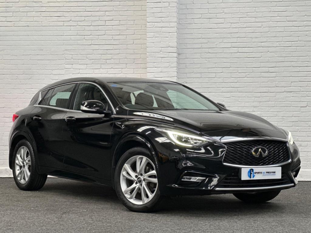 INFINITI Q30