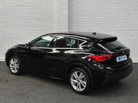 INFINITI Q30
