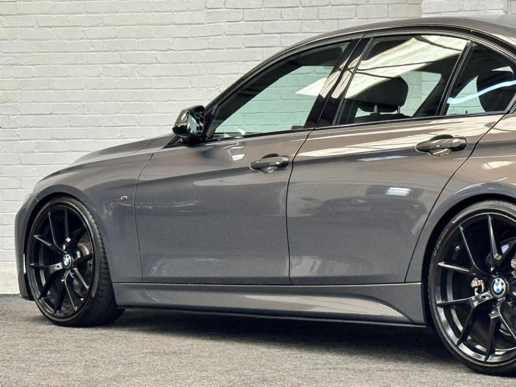 BMW 3 SERIES