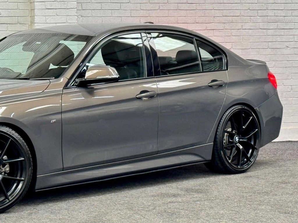 BMW 3 SERIES
