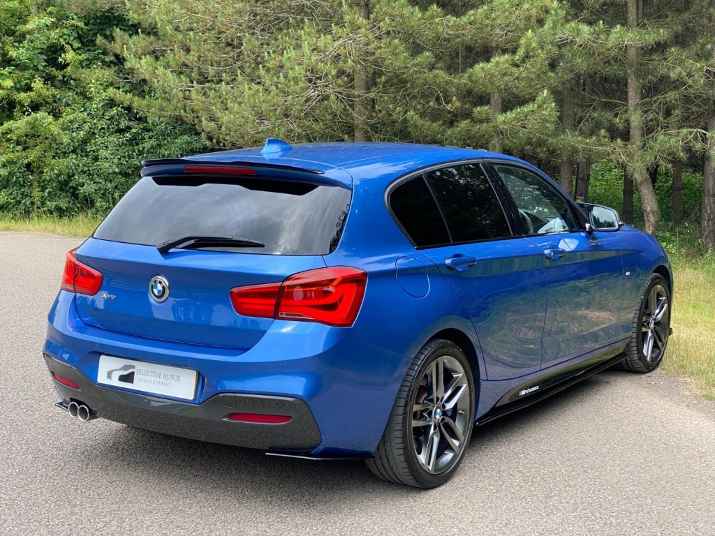 BMW 1 SERIES