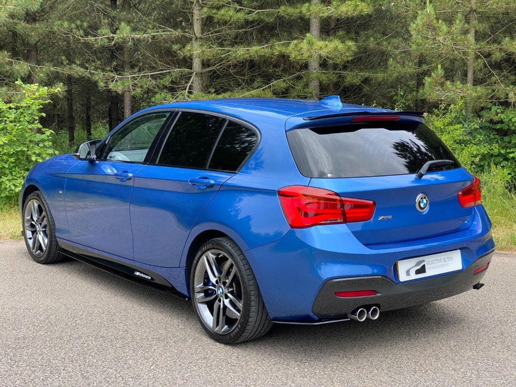 BMW 1 SERIES