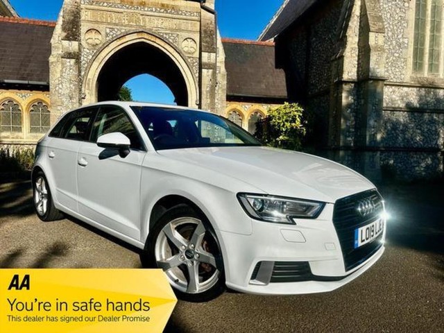 AUDI A3 1.5 TFSI CoD 35 Sport Sportback Euro 6 (s/s) 5dr (2019/19)