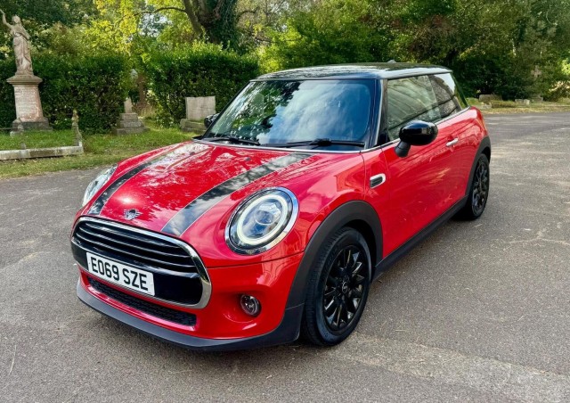 MINI HATCH 1.5 Cooper Classic Steptronic Euro 6 (s/s) 3dr (2019/69)
