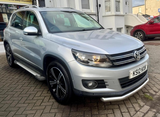 VOLKSWAGEN TIGUAN 2.0 TDI SE 4WD Euro 5 5dr (2012/12)