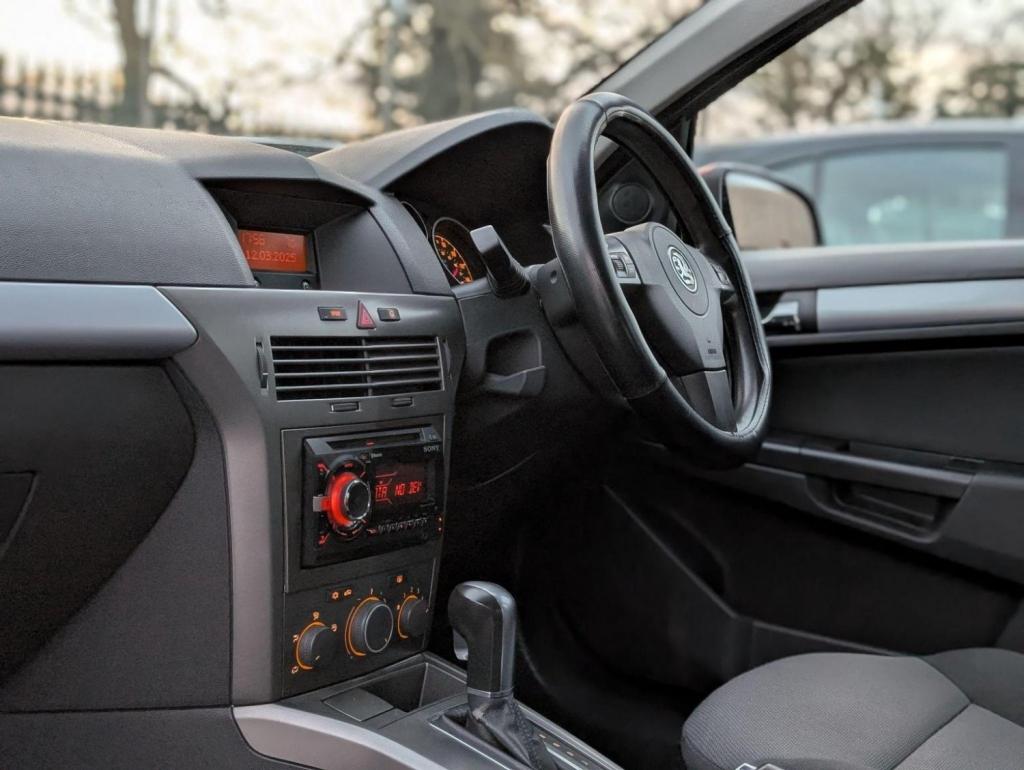 VAUXHALL ASTRA