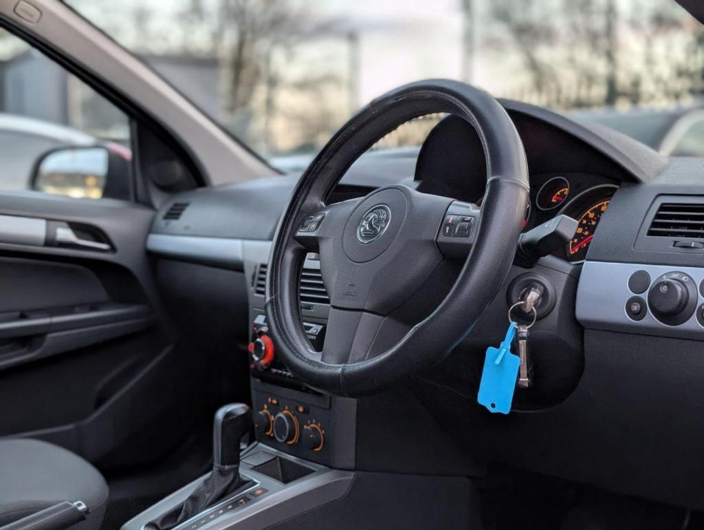 VAUXHALL ASTRA