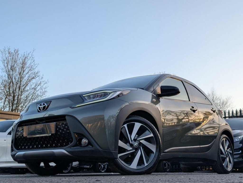 TOYOTA AYGO X