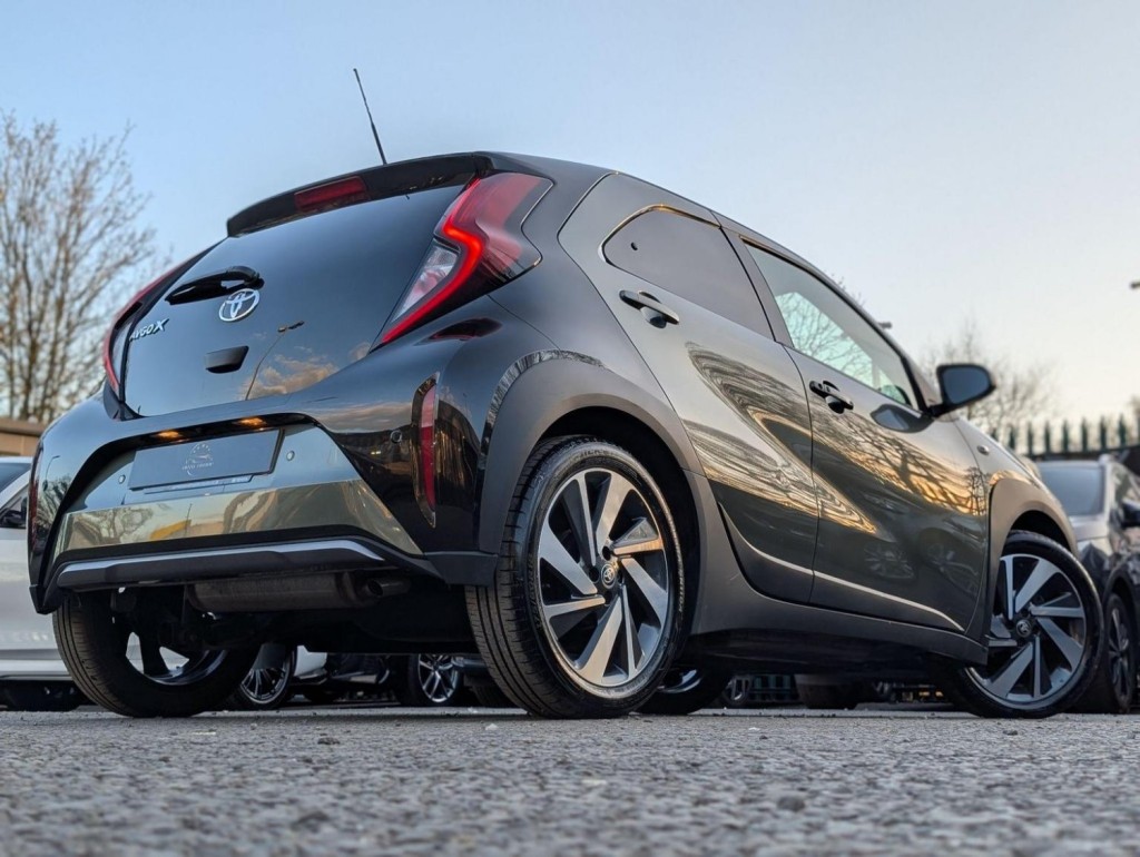 TOYOTA AYGO X
