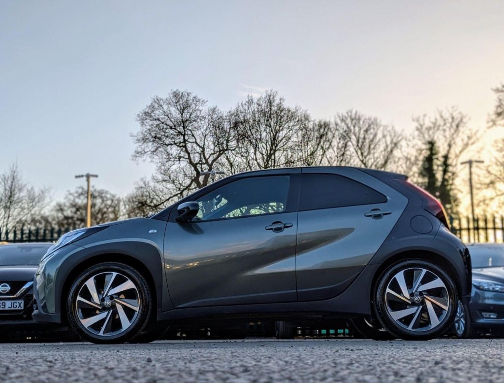 TOYOTA AYGO X