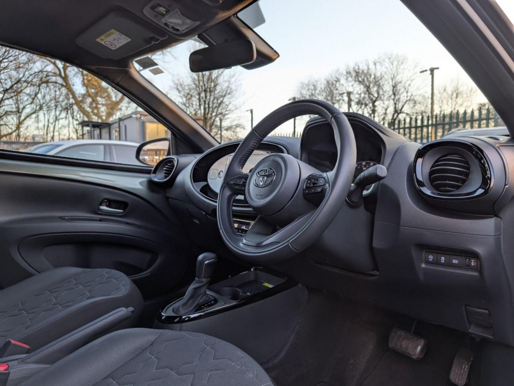 TOYOTA AYGO X