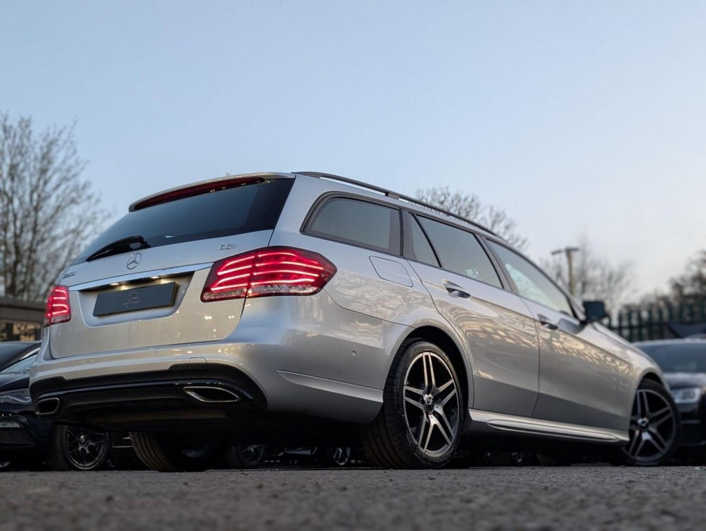 MERCEDES-BENZ E CLASS