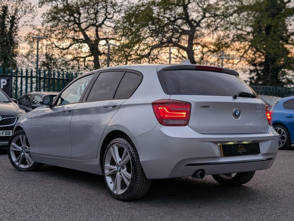 BMW 1 SERIES