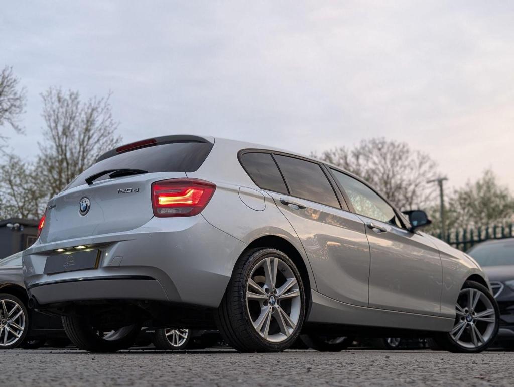 BMW 1 SERIES
