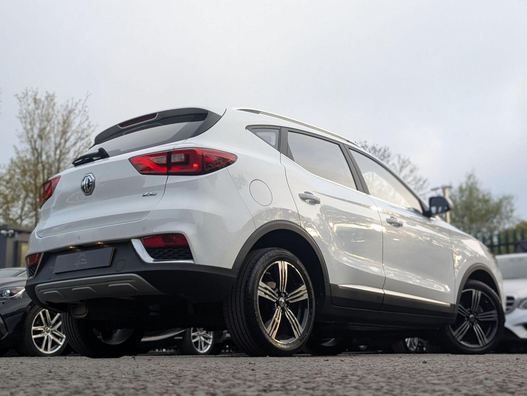 MG ZS