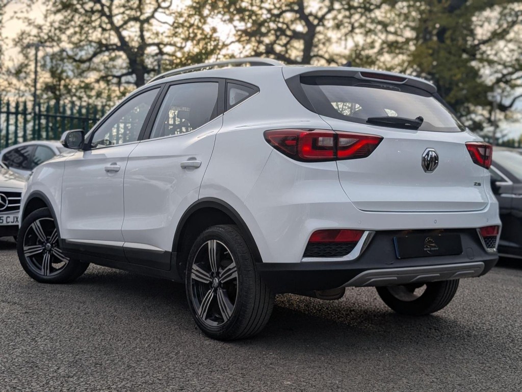 MG ZS
