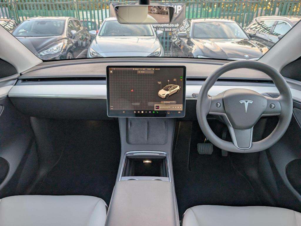 TESLA MODEL Y