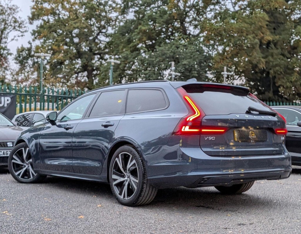 VOLVO V90