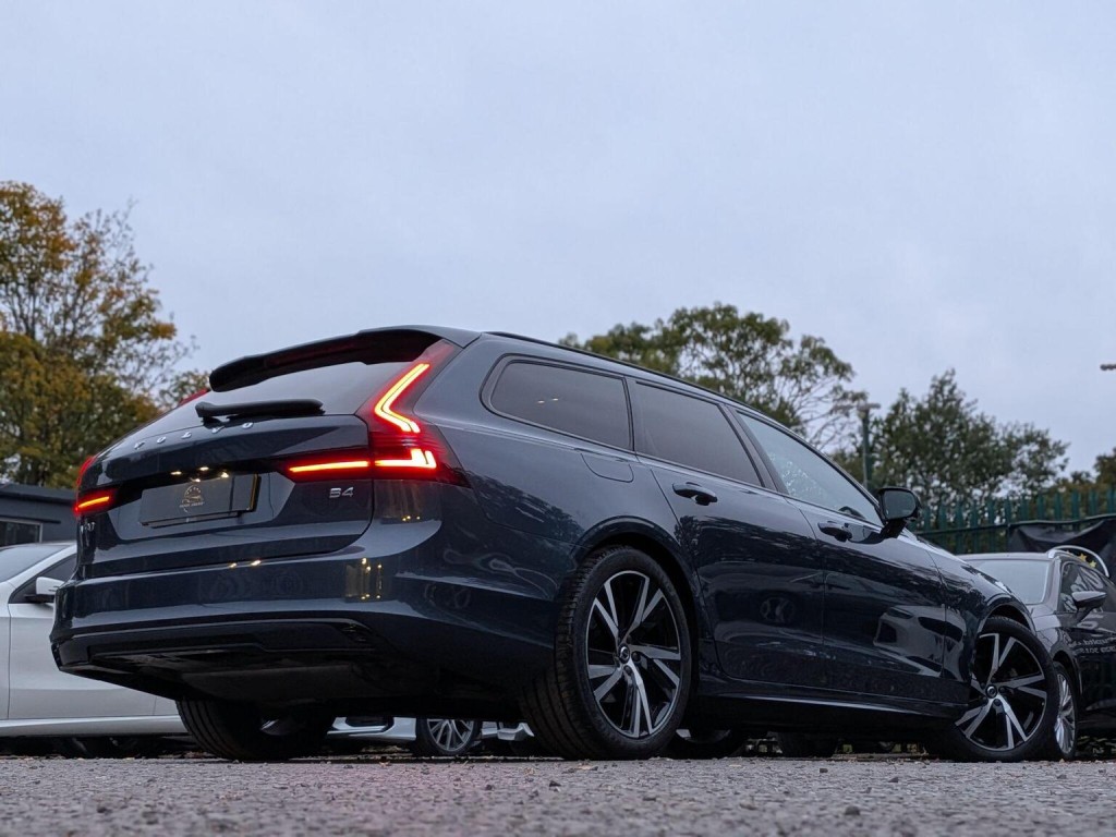 VOLVO V90