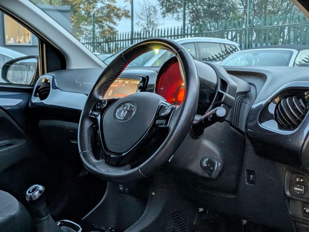 TOYOTA AYGO