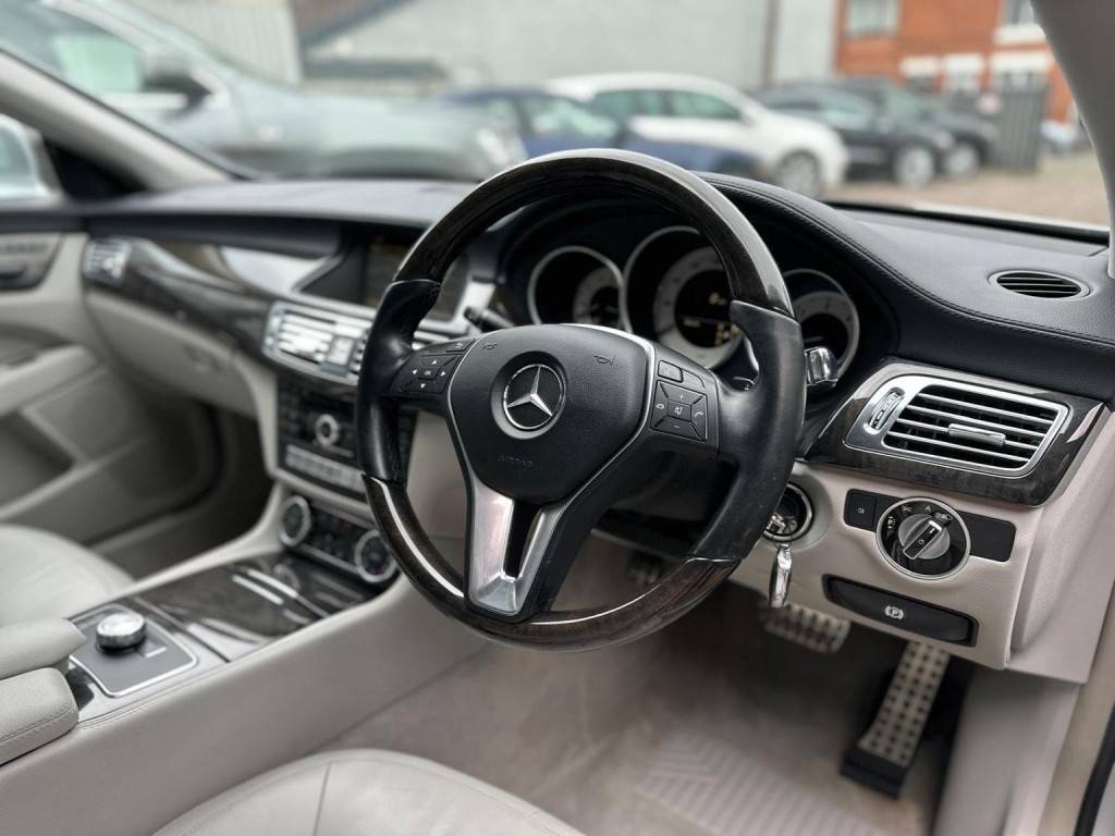 MERCEDES-BENZ CLS 3.0 CLS350 CDI V6 BlueEfficiency Sport Coupe G-Tronic+ Euro 5 4dr 2011