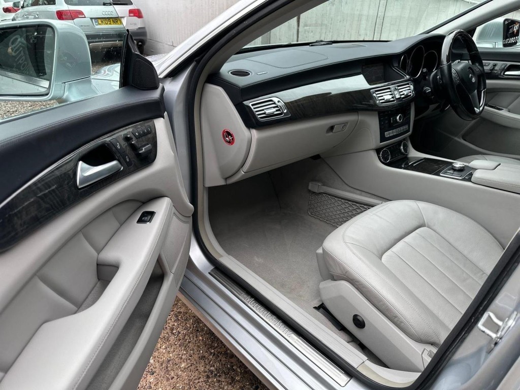MERCEDES-BENZ CLS 3.0 CLS350 CDI V6 BlueEfficiency Sport Coupe G-Tronic+ Euro 5 4dr 2011