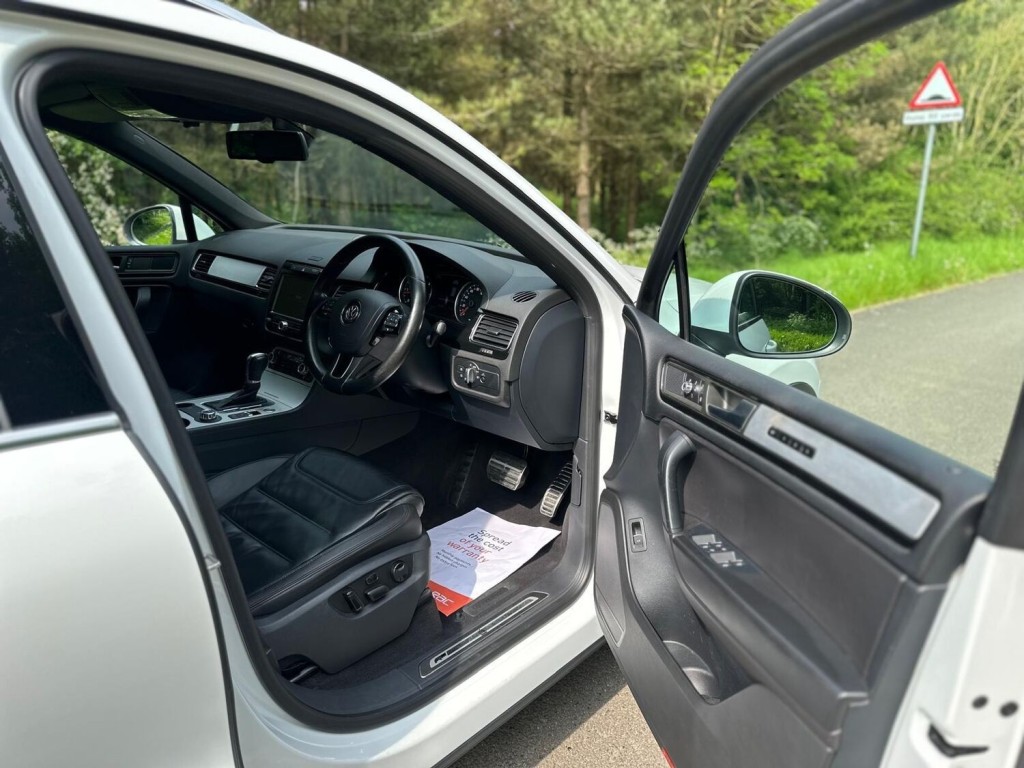 VOLKSWAGEN TOUAREG 3.0 TDI V6 BlueMotion Tech R-Line Tiptronic 4WD Euro 5 (s/s) 5dr 2013