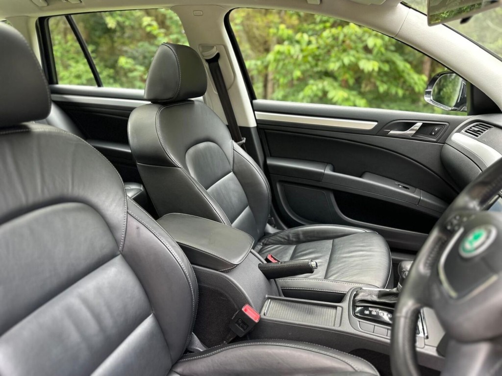 SKODA SUPERB 2.0 TDI Elegance DSG 4WD Euro 5 5dr 2012