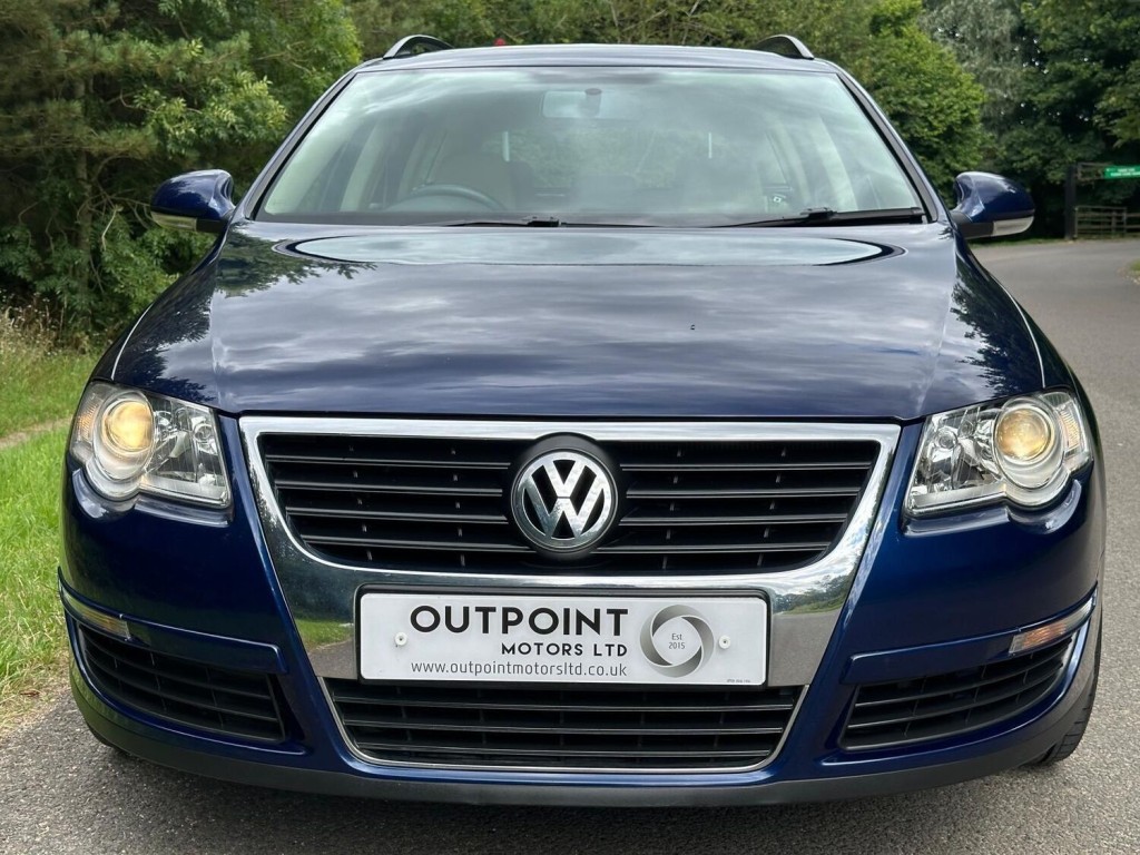 VOLKSWAGEN PASSAT 2.0 TDI Highline Plus DSG Euro 5 5dr 2010