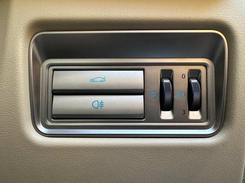 JAGUAR XF 3.0d V6 Luxury Auto Euro 5 4dr 2011