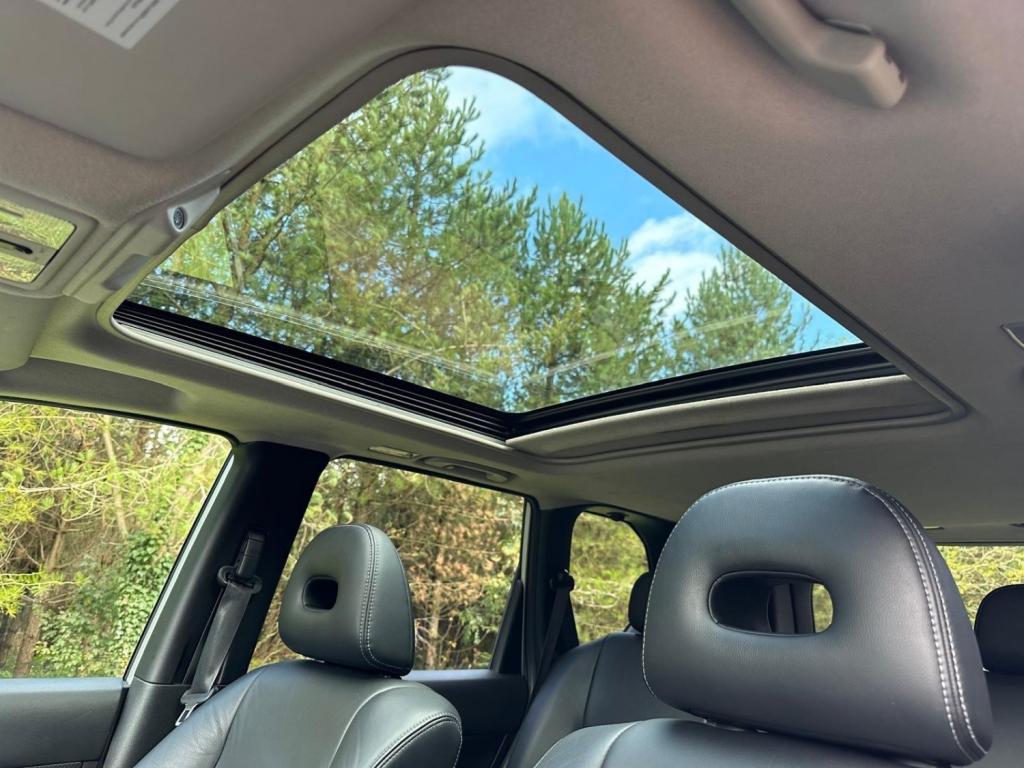 NISSAN X-TRAIL 2.0 dCi Tekna 4WD Euro 5 5dr 2010