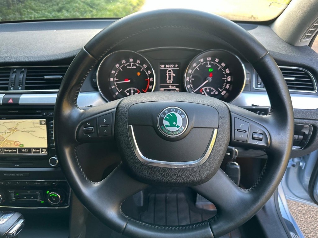 SKODA SUPERB 2.0 TDI Elegance DSG Euro 5 5dr 2013