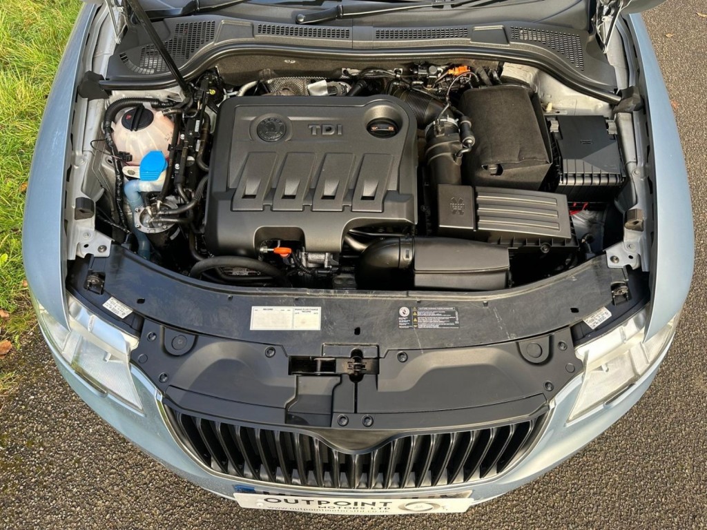 HONDA CIVIC 1.8 i-VTEC SR Auto Euro 5 5dr 2014