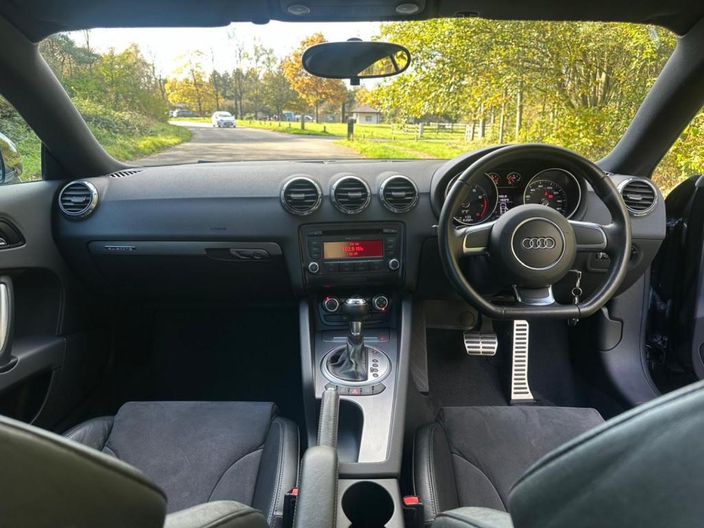 AUDI TT 2.0 TFSI Sport S Tronic quattro Euro 5 (s/s) 3dr 2011