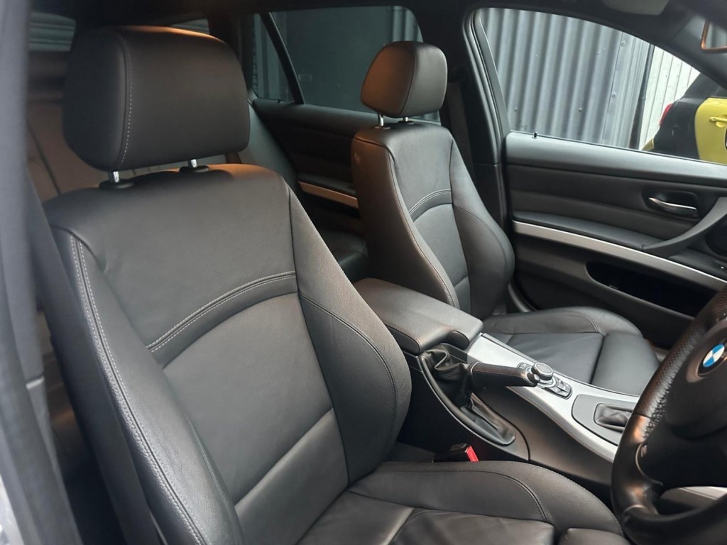 BMW 3 SERIES 3.0 325d M Sport Touring Steptronic Euro 5 5dr 2010