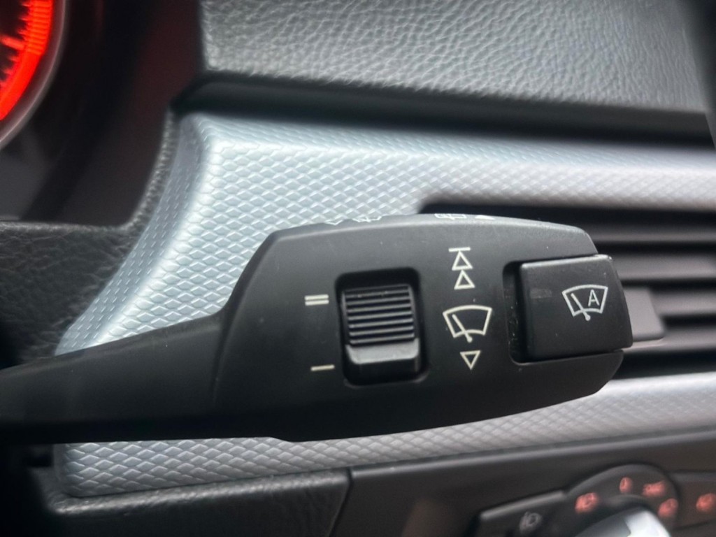 BMW 3 SERIES 3.0 325d M Sport Touring Steptronic Euro 5 5dr 2010