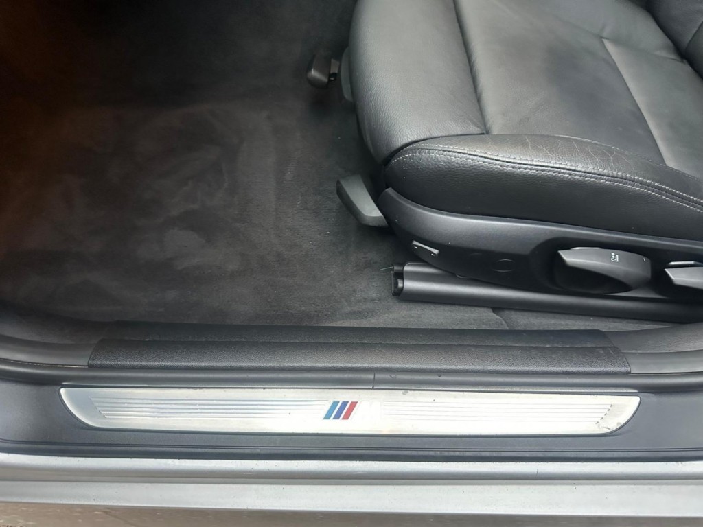 BMW 3 SERIES 3.0 325d M Sport Touring Steptronic Euro 5 5dr 2010