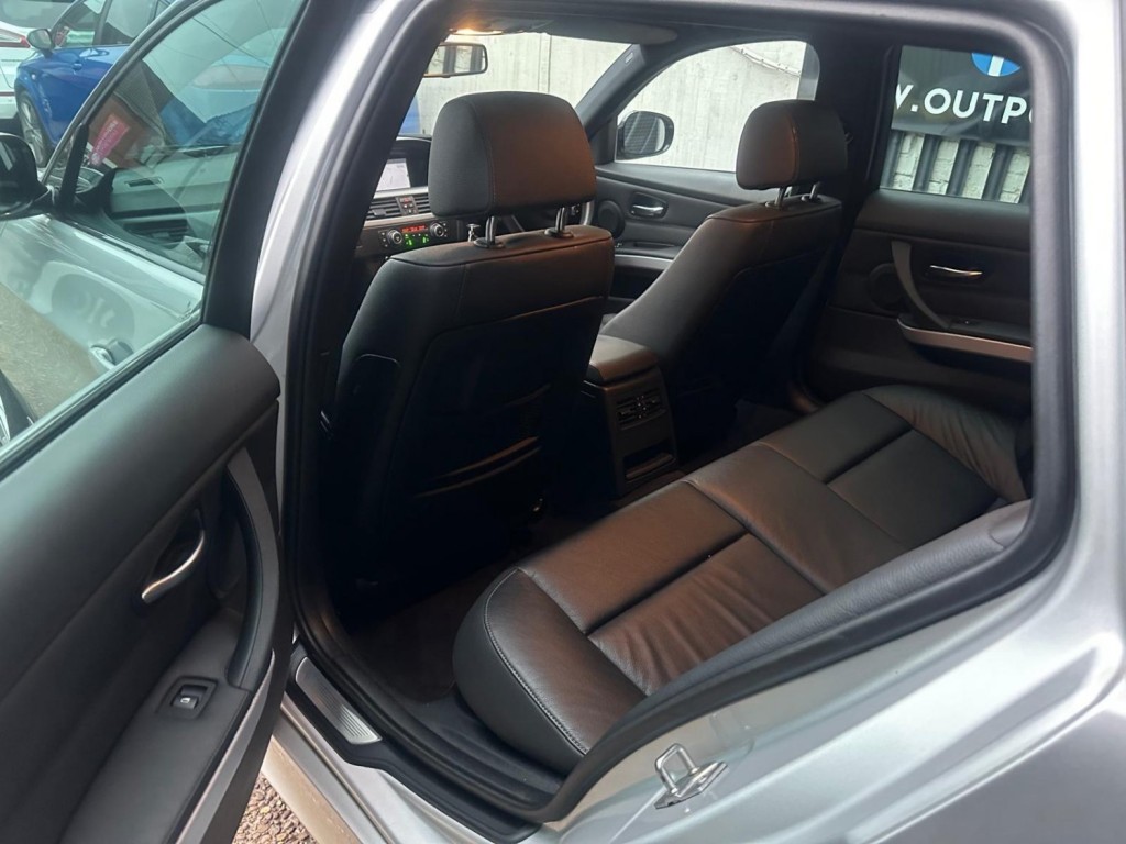 BMW 3 SERIES 3.0 325d M Sport Touring Steptronic Euro 5 5dr 2010