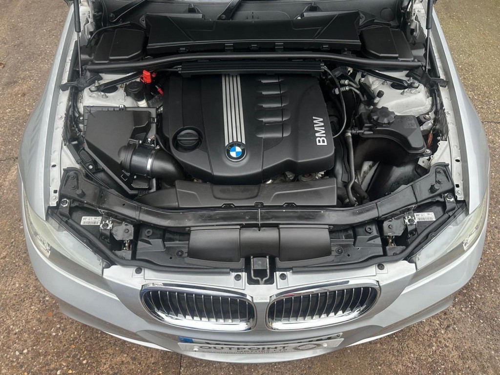 BMW 3 SERIES 3.0 325d M Sport Touring Steptronic Euro 5 5dr 2010