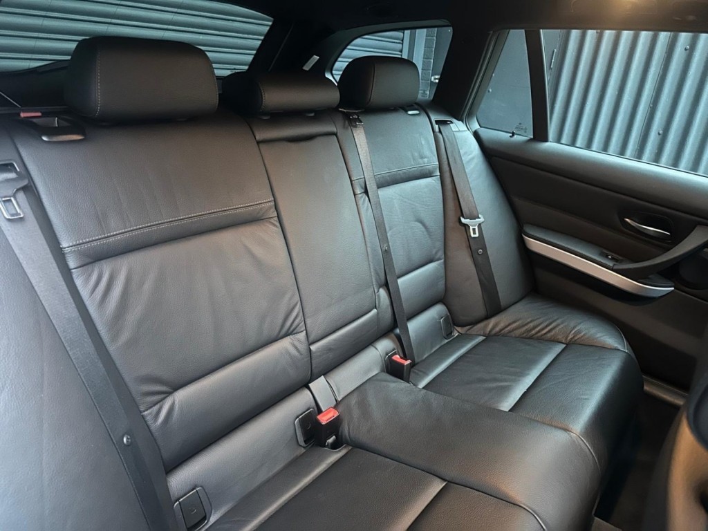 BMW 3 SERIES 3.0 325d M Sport Touring Steptronic Euro 5 5dr 2010