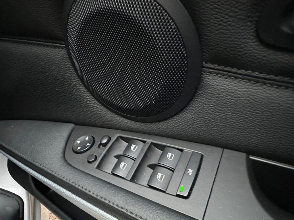 BMW 3 SERIES 3.0 325d M Sport Touring Steptronic Euro 5 5dr 2010