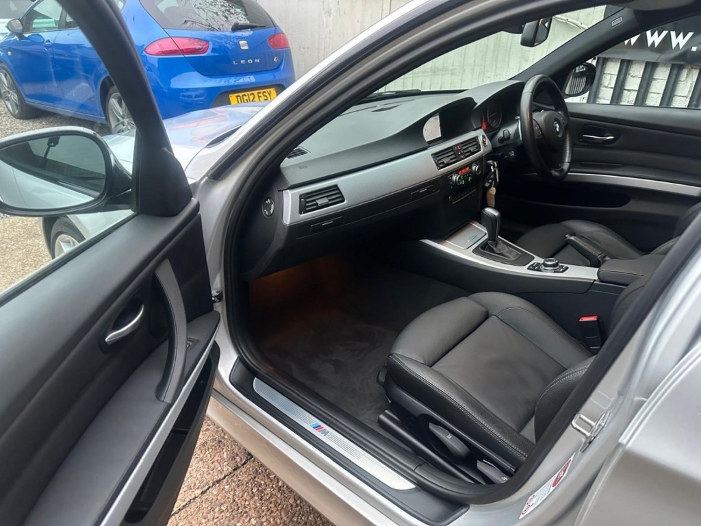 BMW 3 SERIES 3.0 325d M Sport Touring Steptronic Euro 5 5dr 2010