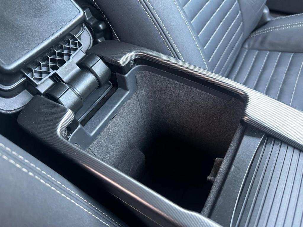 VOLVO C30 2.0 D3 R-Design Sports Coupe Geartronic Euro 5 3dr 2011